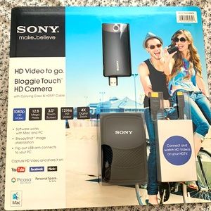 BRAND NEW Bloggie Touch HD Camera w/ Carrying case